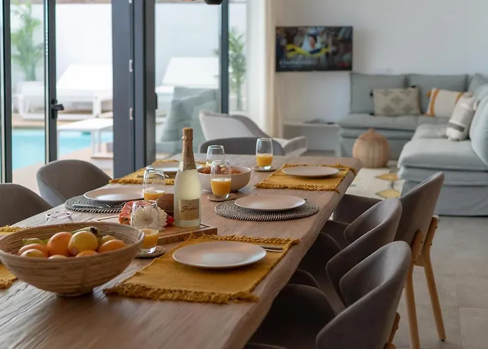 Yolo Norte Private Pool By Holidays Semesterbostad