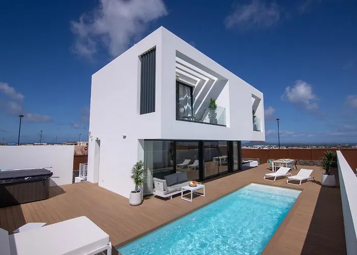 Yolo Norte Private Pool By Holidays Feriehus *