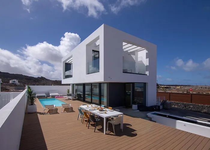 Yolo Norte Private Pool By Holidays Feriehus *